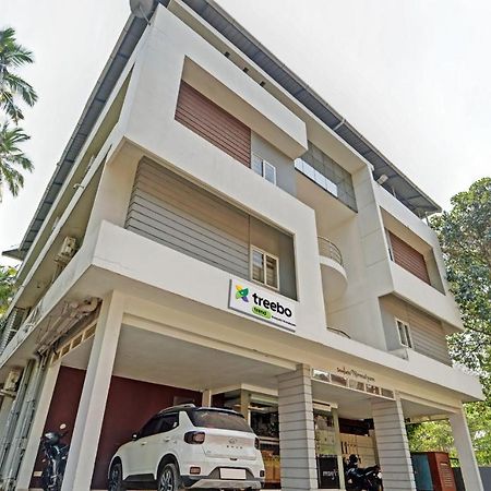 Sreepathi Nirmalyam 400 Mts From Guruvayoor Temple Hotel กูรูวาเยอร์ ภายนอก รูปภาพ